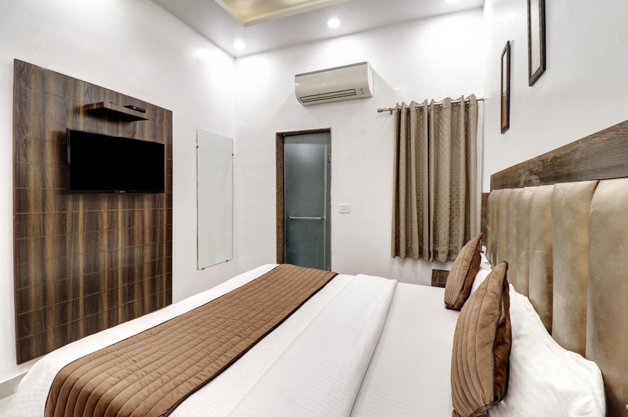 Hotel Emporio Dx - New Delhi Railway Station - Paharganj Εξωτερικό φωτογραφία
